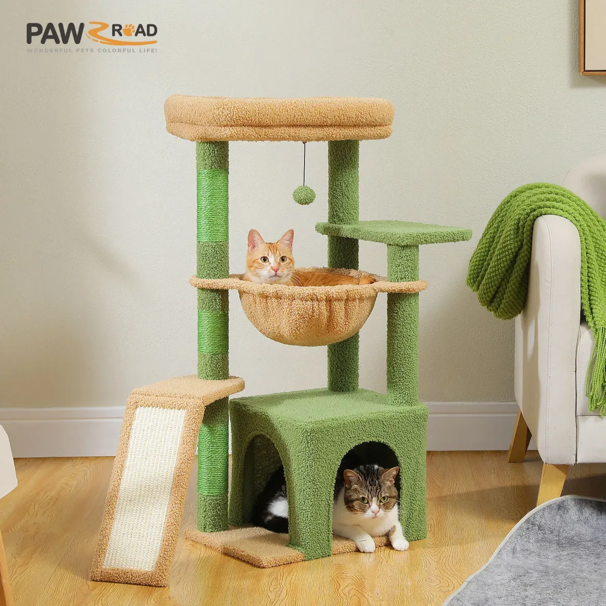 Arbre à chat en bois à quatre niveaux