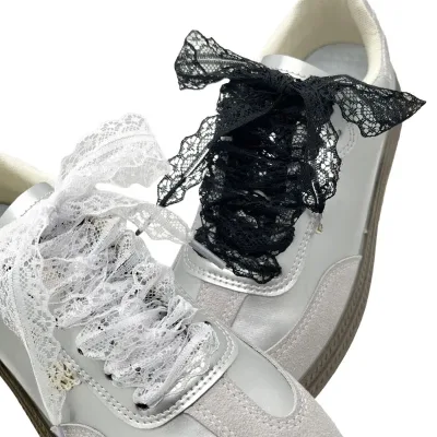 Lacets plats en nylon noir et blanc, 1 paire – image 2