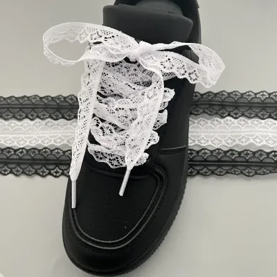 Lacets plats en nylon noir et blanc, 1 paire – image 3